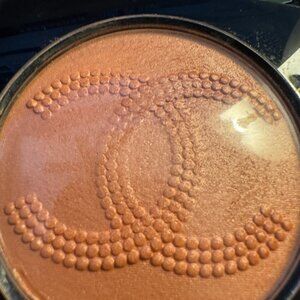 LES SYMBOLES DE CHANEL LES PERLES OVERSIZE ILLUMINATING POWDER